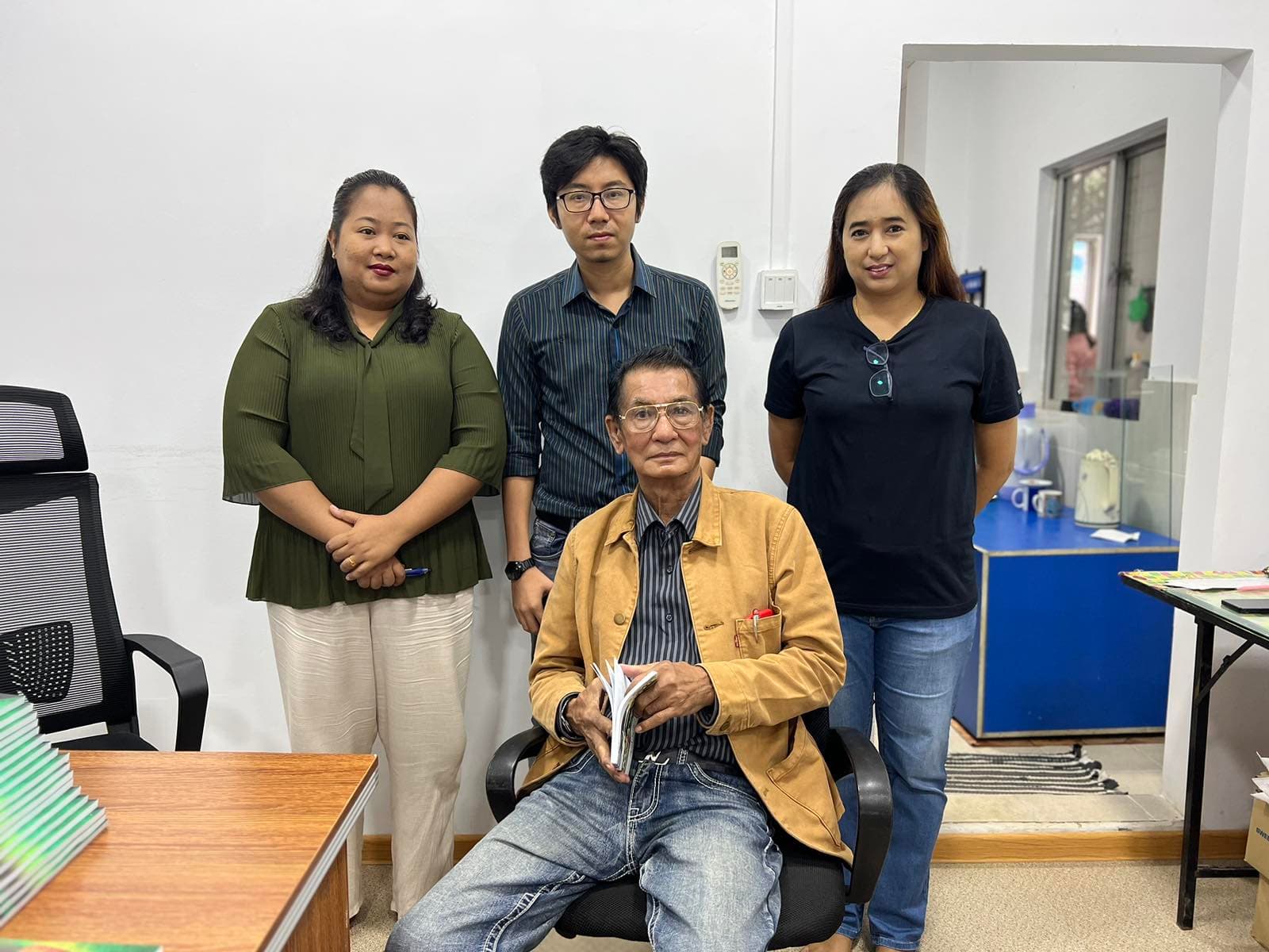 အပူသစ်နှင့်ရယ်ကြပါသည် စာအုပ်နှင့် ညီမလေး စာအုပ် မိတ်ဆက်ပွဲ media
